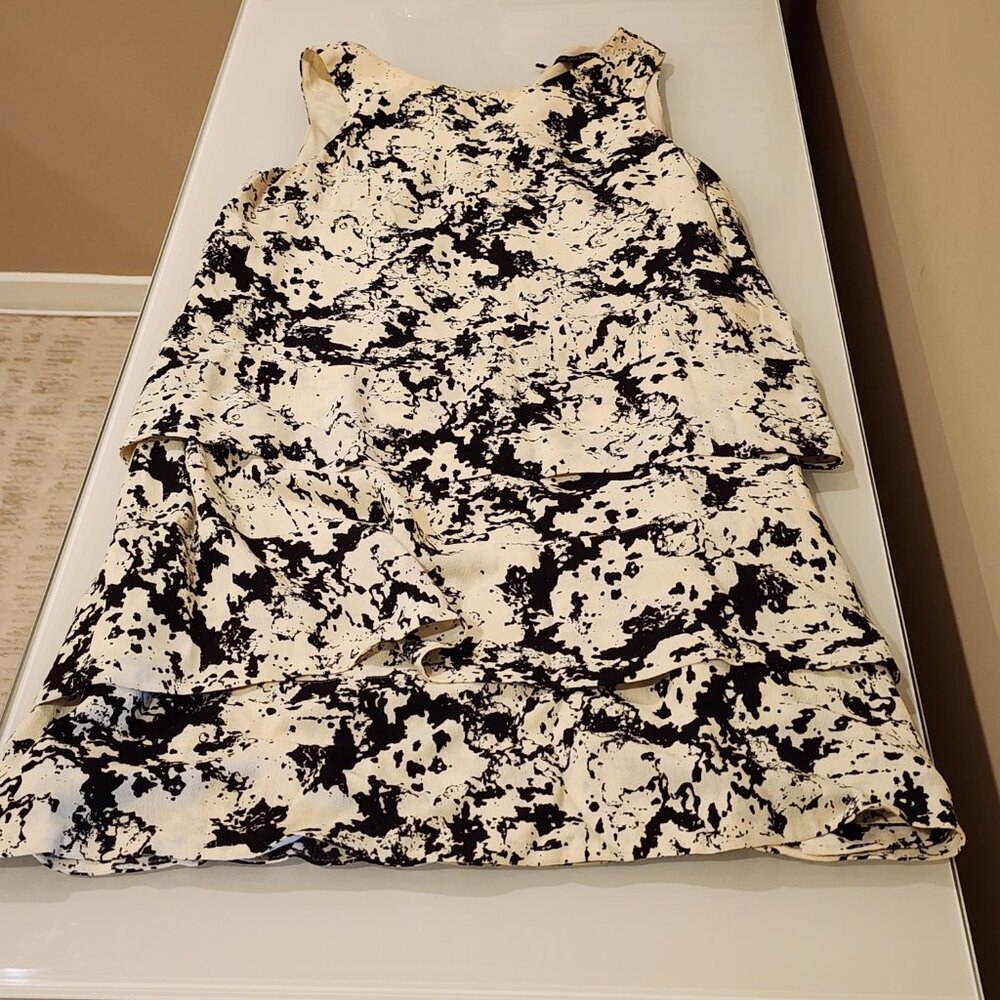 Excellent!!| US SZ 0| BANANA REPUBLIC: Black & White Sleeveless Tiered Print Dre